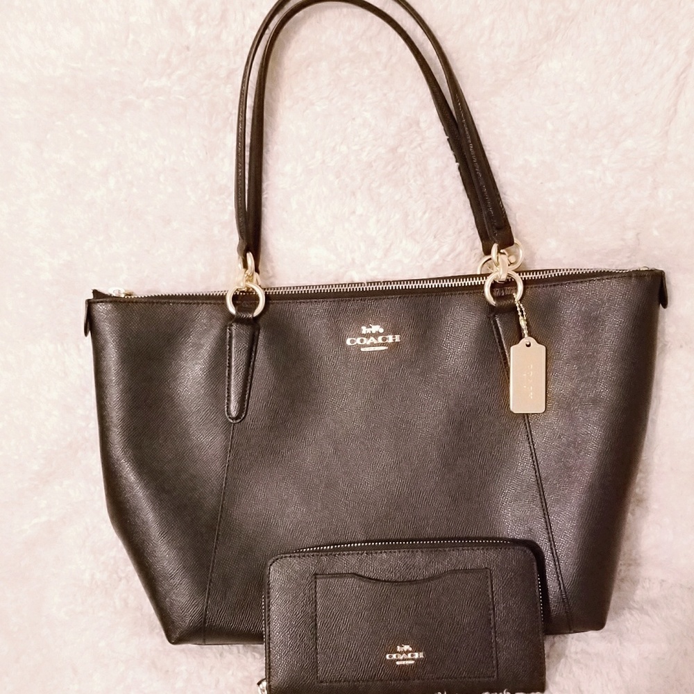 NWT Coach Ava Tote and Wallet